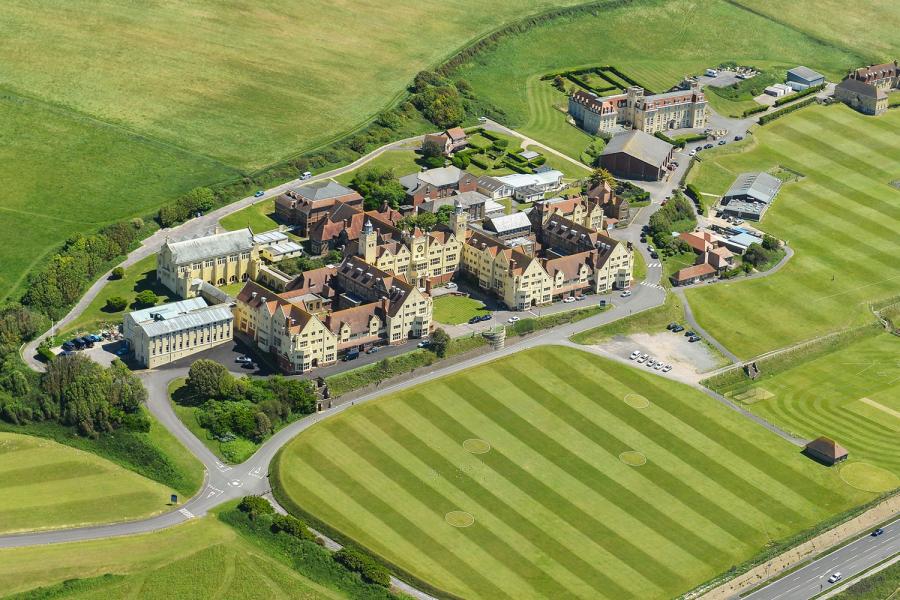 Alpadia Brighton Yaz Okulu